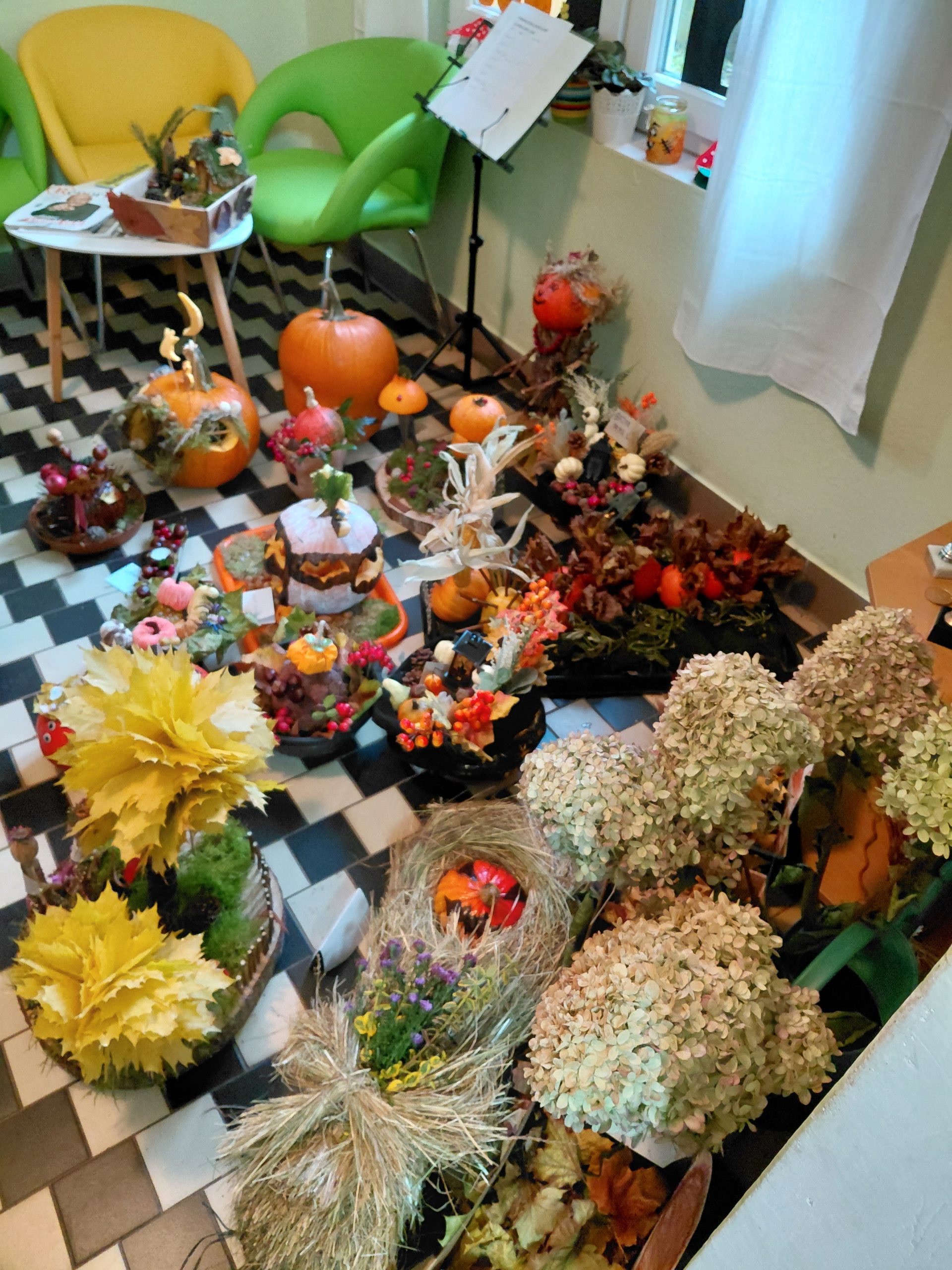 Právě si prohlížíte   Dušičkové spaní ve škole