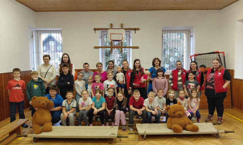 Ukázka první pomoci pro děti