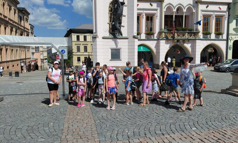 Školní tábor – čtvrteční výlet za podkrkonošskými pověstmi a beseda se spisovatelkou Vendulou Holzbachovou